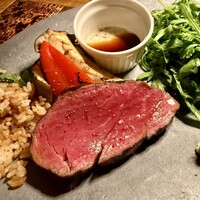 カルネジーオ イースト - 
