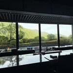 炭火鉄板焼　杜季 - 店内カウンター席