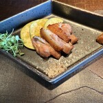 炭火鉄板焼　杜季 - シャモと水茄子