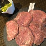 ホルモン3連勝 天神店 - 