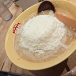 九十九ラーメン 恵比寿本店 - フワフワのチーズたっぷり！