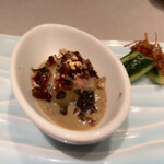 中国飯店 富麗華 - ピータンベースの胡麻豆腐