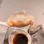 中国飯店 富麗華 - 肉汁たっぷり焼き餃子