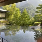 日本料理 箱根 華暦 - アプローチ
      