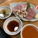 もつ焼き いしん - おまかせ肉刺し3種盛り合わせ