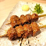 色とり鳥 - 鶏肝。口の中で、とろけます。旨い!!