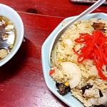 八角亭 - チャーハン1人前（どうみても普通の倍の量です）