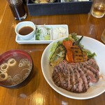 フィカルーム - グリル丼。