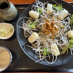 そば処みよし - 揚げもちそば、冷たいの、大盛り。