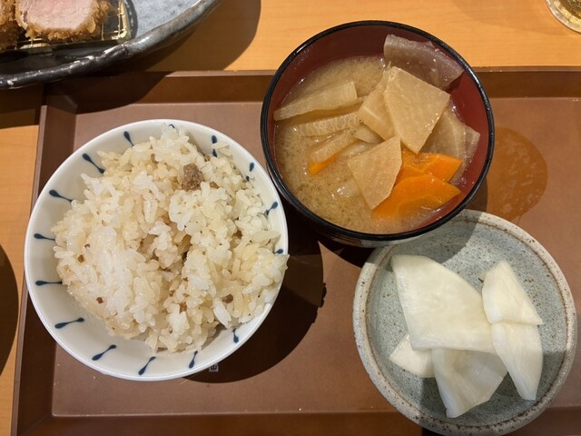 山かつ 空港店 （やまかつ） - 教会前/とんかつ | 食べログ