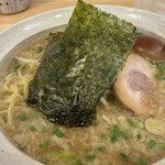 背油豚骨らぁ麺 仁家 - 来ましたお品。