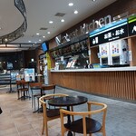 峠の釜めし本舗 おぎのや - フードコート風の店内