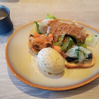 スミレオオサカ - 前菜盛り合わせと冷製スープミニ