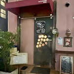 HUG the Kitchen & Wine - 若者が飲み歩く街の中でも、大人のお店の雰囲気漂う