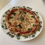 六花亭 - ナポリピッツァ　美味で一人一枚ペロリ