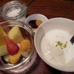 ルーエプラッツ ツオップ - ヨーグルト＆フルーツ