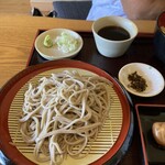 蕎麦茶寮 きむら - ランチの蕎麦アップ　右のお皿に生七味入ってます