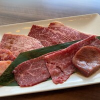 焼肉うしごろ 銀座店 - 盛り合わせのワンプレート