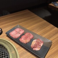 中目黒焼肉 登牛門 - 