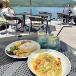 ao LAKESIDE CAFE - 