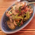 旅人シェフのタイ食堂 KHAO - 海老とイカとイカ団子とたっぷり野菜 黒胡椒炒め(1,180円)