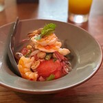 旅人シェフのタイ食堂 KHAO - 海老とスイカとミントのヤム(980円)