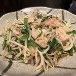 お好み焼き・もんじゃ しあわせや - にら肉もやし炒め　700円