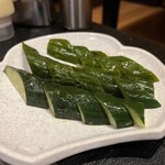 お好み焼き・もんじゃ しあわせや - サービス　きゅうりぬか漬け