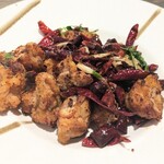 中国菜 はつがい 麻婆豆腐店 - 近江黒鶏の山盛り唐辛子炒め