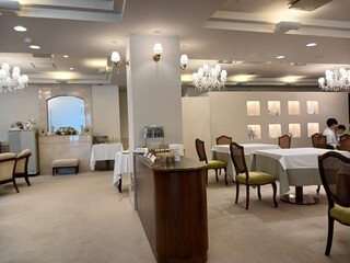 スイーツby軽井沢エレガンス - 店内の雰囲気！優雅でエレガント?? まるで場違い(笑)