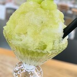 まんまる - メロンのかき氷。器の脚の部分が美しい！
