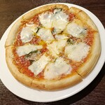 創作イタリアン Gemelli - たっぷりチーズのマルゲリータピッツァ