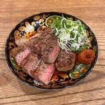 牛赤身の炭火焼き