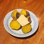 北海道産ジャガバター炭火焼き（塩バター）