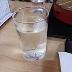 手打そば 本陣 - この日は喉の乾きに冷えた水が美味しい～♫