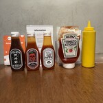 ショーグンバーガー - ソース5種　味変楽しめます