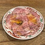 ミディアム仕立ての自家製ロースハム（低温調理）