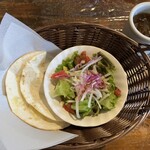 マスタードシード・電車食堂 - トルティーヤサラダ＋コンソメスープ