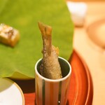 銀座 しのはら -  キャビアとサワークリームにきゅうりとトマトのソース、アユの唐揚げにディップ