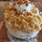 ニムカフェ - 大盛りでこぼれそうです♪コレがほろ苦キャラメルアーモンドナッツミルクです