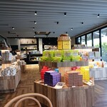 BON OKAWA 軽井沢チョコレートファクトリー - 店内の様子