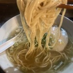 ラーメン・豚足 太吉 - 全粒粉ストレート中細麺