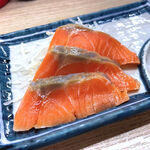 立ち呑み もりすけ - サーモン刺し（220円）