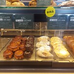 THE STANDARD BAKERS - カヌレも買おうか迷ったけれど、かなりミニサイズ