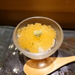 京極寿司 - ◯琵琶鱒のイクラ
      10本位開けると1本位筋子が入っていて
      薄く塩とお酒だけで仕込んでいる
      下に少し酢飯が敷いてあります　との説明
      
      これは珍しいよねえ♪