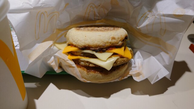 マック ビックマック ダブルチーズバーガー ソーセージエッグマフィン マック ダブチソーセージマフィンを食べた感想【口コミ