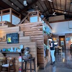 ワイルドバーン - 店内はログハウス風　いい感じなんですよ〜