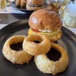 ダグズ・バーガー 宮古島本店 - 