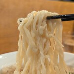 純手揉み中華 れん - 素晴らしい弾力の太麺