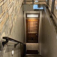 南青山 七鳥目 - 扉もリニューアルされました